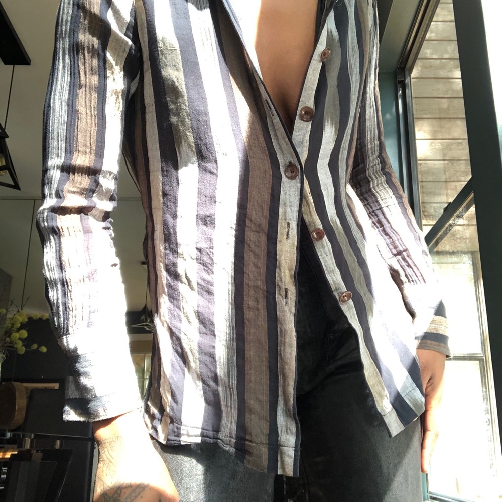 Button down blouse - Picture 2 of 3